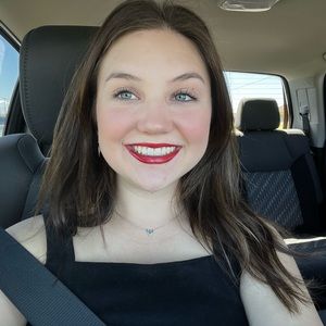 Meet your Posher, Madelyn